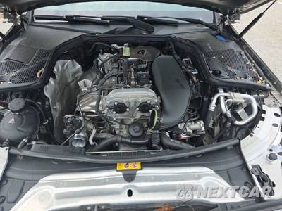 2021 Mercedes-Benz C 300 4MATIC Sedan - zdjęcie 15 z 19 - miniatura