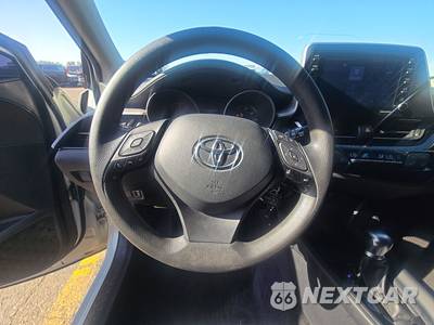 2020 Toyota C-HR LE - zdjęcie 10 z 31 - miniatura