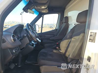 2019 Mercedes-Benz Sprinter 3500XD Cab Chassis - zdjęcie 7 z 18 - miniatura
