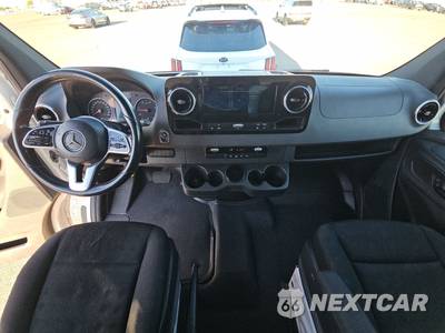 2019 Mercedes-Benz Sprinter 3500XD Cab Chassis - zdjęcie 11 z 18 - miniatura