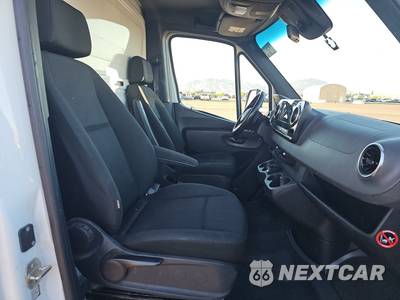 2019 Mercedes-Benz Sprinter 3500XD Cab Chassis - zdjęcie 8 z 18 - miniatura
