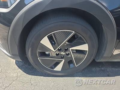 2025 Hyundai IONIQ 5 SE - zdjęcie 17 z 23 - miniatura