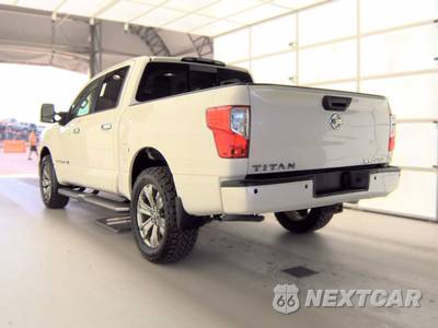 2019 Nissan TITAN SL Crew Cab Short Bed - zdjęcie 6 z 30 - miniatura
