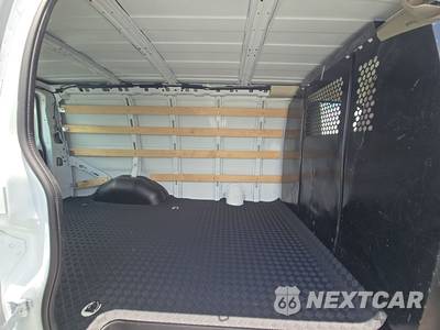 2025 GMC Savana 2500 Cargo Van 1WT 135.0" WB - zdjęcie 13 z 18 - miniatura