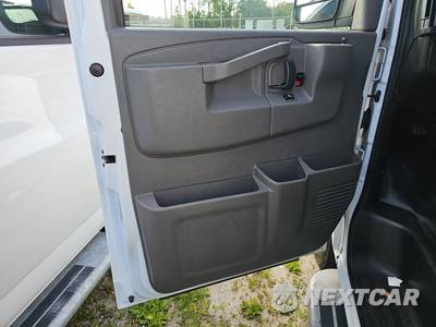 2025 Chevrolet Express 2500 Cargo Van 1WT 135.0" WB - zdjęcie 9 z 29 - miniatura