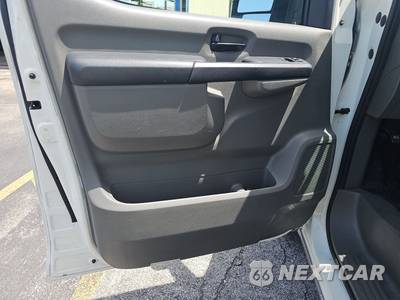 2016 Nissan NV3500 HD Passenger S 146.1" WB - zdjęcie 9 z 40 - miniatura