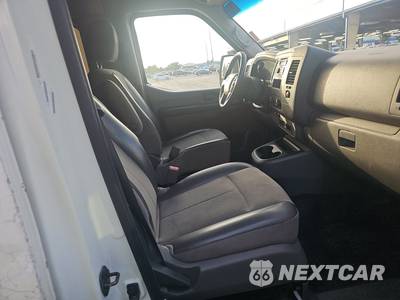 2016 Nissan NV3500 HD Passenger S 146.1" WB - zdjęcie 8 z 37 - miniatura