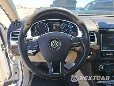 2013 Volkswagen Touareg TDI Executive - zdjęcie 10 z 32 - miniatura