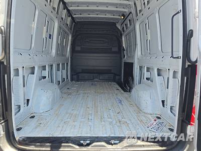 2025 Mercedes-Benz Sprinter 2500 Cargo Van Standard Roof 144.0" WB - zdjęcie 16 z 36 - miniatura