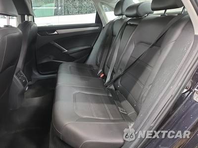 2021 Volkswagen Passat 2.0T SE - zdjęcie 10 z 19 - miniatura