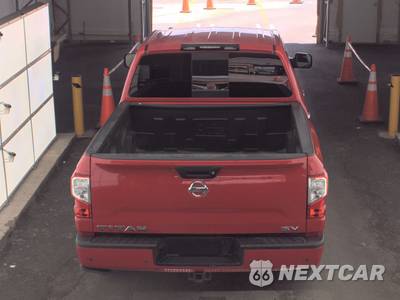 2021 Nissan TITAN SV Crew Cab Short Bed - zdjęcie 5 z 19 - miniatura