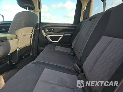 2021 Nissan TITAN SV Crew Cab Short Bed - zdjęcie 13 z 19 - miniatura