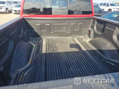 2021 Nissan TITAN SV Crew Cab Short Bed - zdjęcie 16 z 19 - miniatura