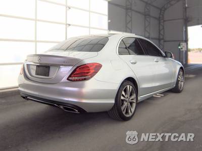2018 Mercedes-Benz C 300 4MATIC Sedan - zdjęcie 4 z 38 - miniatura