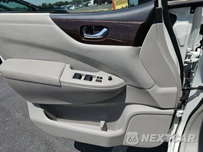 2016 Nissan Quest SV 118.1" WB - zdjęcie 9 z 48 - miniatura