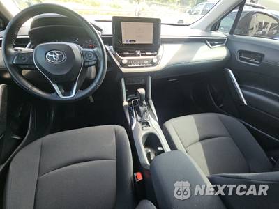 2024 Toyota Corolla Cross LE - zdjęcie 11 z 26 - miniatura