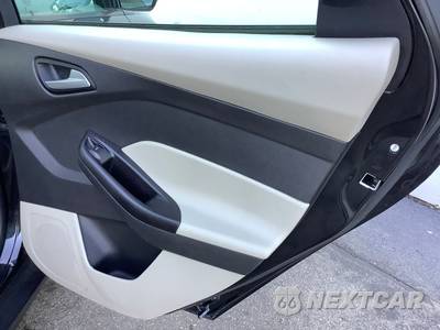 2014 Ford Focus SE Hatchback - zdjęcie 29 z 42 - miniatura