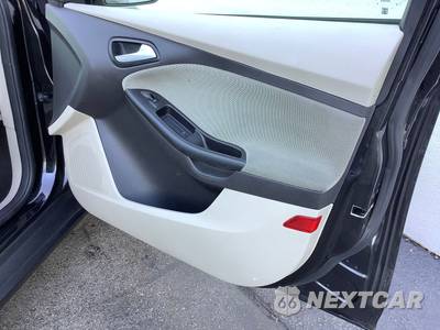 2014 Ford Focus SE Hatchback - zdjęcie 30 z 42 - miniatura