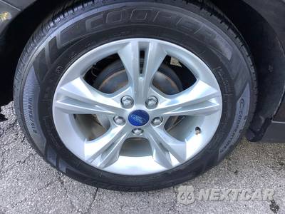 2014 Ford Focus SE Hatchback - zdjęcie 36 z 42 - miniatura