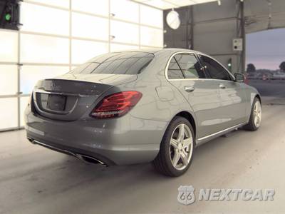 2016 Mercedes-Benz C 300 4MATIC w/Luxury Pkg - zdjęcie 4 z 48 - miniatura