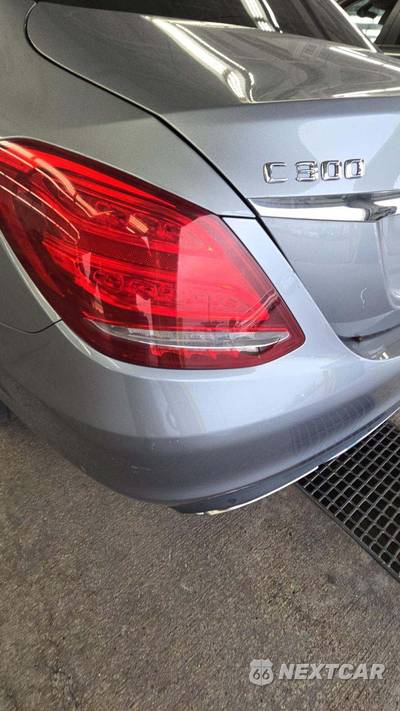 2016 Mercedes-Benz C 300 4MATIC w/Luxury Pkg - zdjęcie 23 z 48 - miniatura