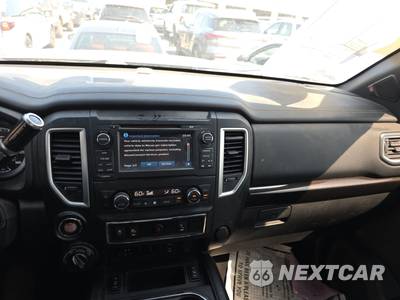 2018 Nissan TITAN XD SL Crew Cab Medium Bed - zdjęcie 11 z 41 - miniatura
