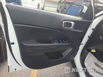 2026 Hyundai Venue SEL - zdjęcie 15 z 24 - miniatura