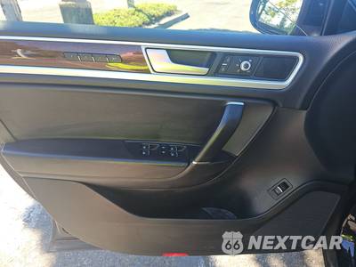 2016 Volkswagen Touareg TDI Lux - zdjęcie 9 z 28 - miniatura