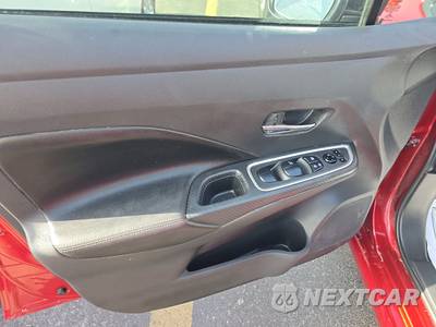 2025 Nissan Versa SR - zdjęcie 9 z 18 - miniatura