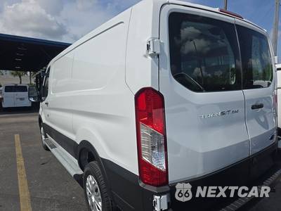 2025 Ford Transit 250 Cargo Van Low Roof 130.0" WB - zdjęcie 6 z 20 - miniatura