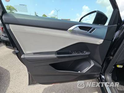 2025 Volkswagen Taos SE - zdjęcie 9 z 21 - miniatura