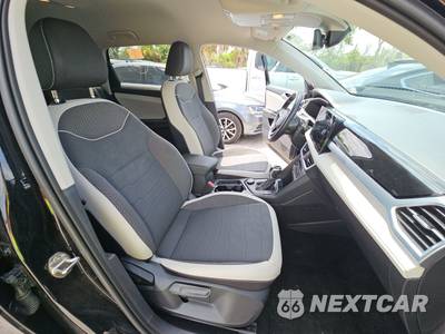 2025 Volkswagen Taos SE - zdjęcie 8 z 21 - miniatura