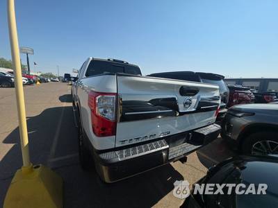 2017 Nissan TITAN XD Platinum Reserve Crew Cab Medium Bed - zdjęcie 5 z 34 - miniatura
