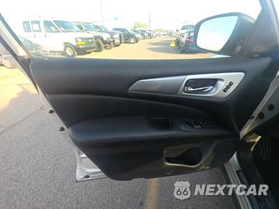 2020 Nissan Pathfinder SL - zdjęcie 9 z 29 - miniatura