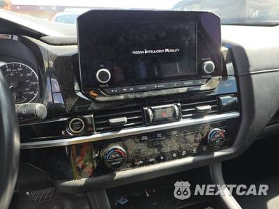 2024 Nissan Pathfinder SV - zdjęcie 11 z 26 - miniatura
