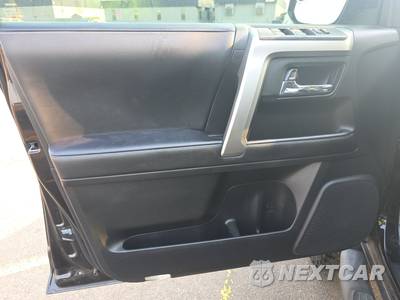 2023 Toyota 4Runner SR5 - zdjęcie 9 z 25 - miniatura