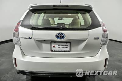2017 Toyota Prius v Four - zdjęcie 8 z 27 - miniatura