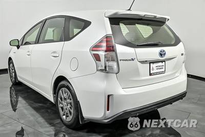 2017 Toyota Prius v Four - zdjęcie 7 z 27 - miniatura