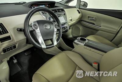 2017 Toyota Prius v Four - zdjęcie 14 z 27 - miniatura