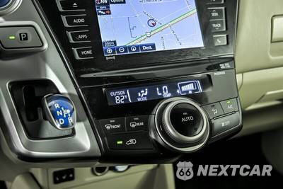 2017 Toyota Prius v Four - zdjęcie 26 z 27 - miniatura
