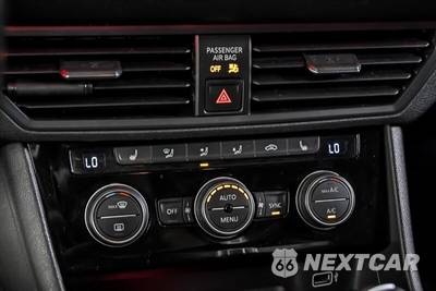 2019 Volkswagen Jetta GLI 35th Anniversary Edition - zdjęcie 25 z 27 - miniatura