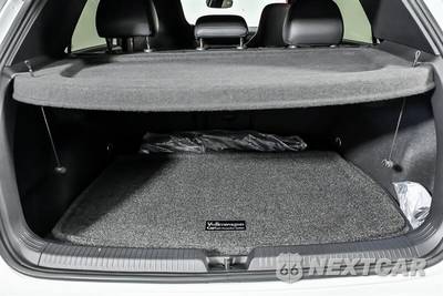 2023 Volkswagen Golf GTI SE Hatchback - zdjęcie 11 z 29 - miniatura