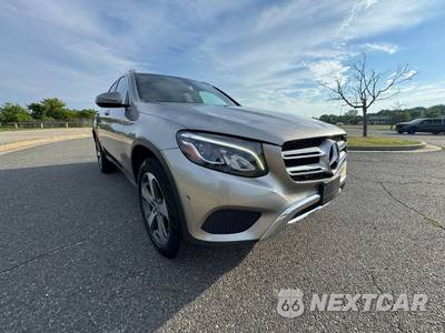 2019 Mercedes-Benz GLC 300 4MATIC - zdjęcie 1 z 73 - miniatura
