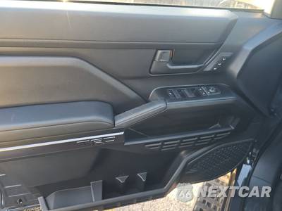 2026 Toyota 4Runner TRD Sport - zdjęcie 9 z 21 - miniatura