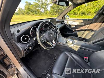 2019 Mercedes-Benz GLC 300 4MATIC - zdjęcie 56 z 73 - miniatura