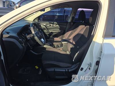2017 Nissan Rogue Sport S - zdjęcie 7 z 37 - miniatura