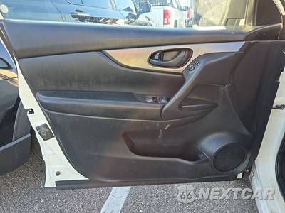 2017 Nissan Rogue Sport S - zdjęcie 9 z 37 - miniatura