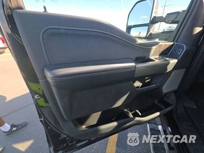 2025 Ford Super Duty F-250 Lariat Crew Cab Medium Bed - zdjęcie 9 z 30 - miniatura
