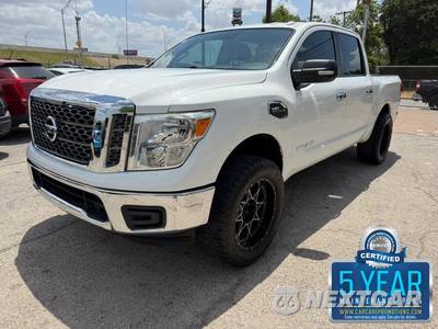 2017 Nissan TITAN SV Crew Cab Short Bed