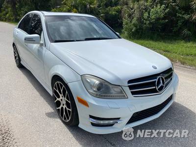 2013 Mercedes-Benz C 300 4MATIC Sedan - zdjęcie 4 z 54 - miniatura